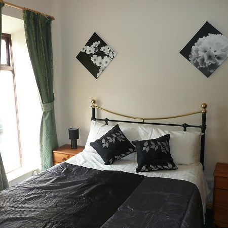 Barron'S Bed & Breakfast Moville Buitenkant foto