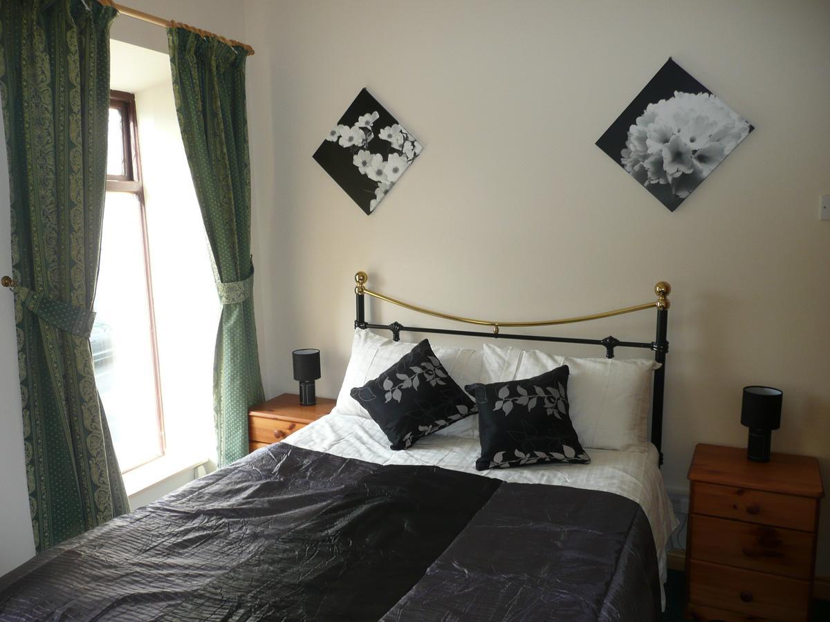 Barron'S Bed & Breakfast Moville Buitenkant foto